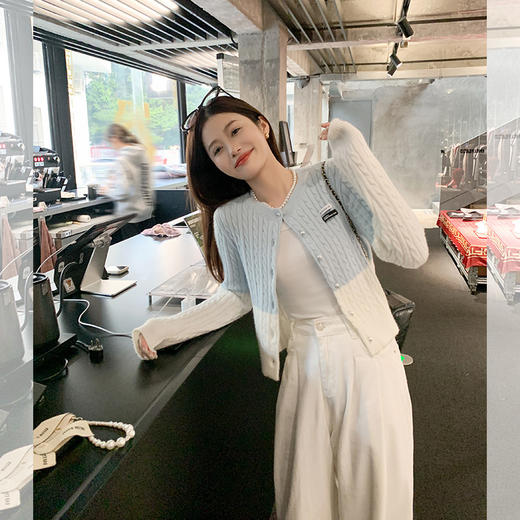 <曾小咸推荐>4.5 现货秒杀 ！微信超特价！撞色麻花肌理针织开衫 日常159.99 立减80 秒杀79.99！！ 商品图0