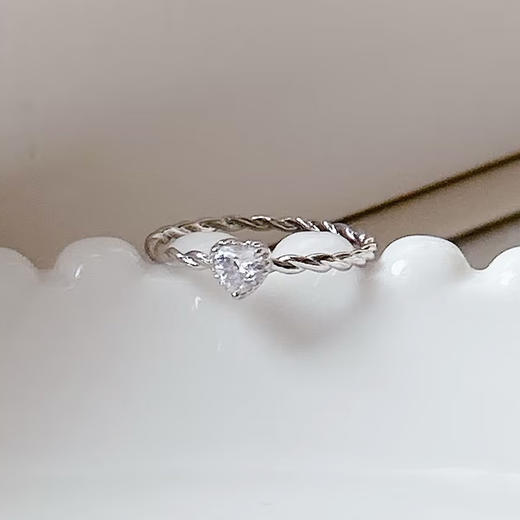 轻奢高级感爱心戒指-纪念日百货门店同款163496311 商品图0