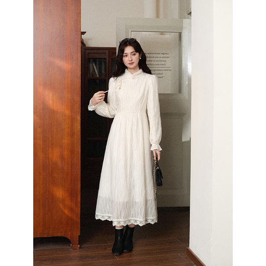 鹿向南「时光信笺」杏色长袖新中式连衣裙秋冬复古国风显瘦长裙女 商品图1