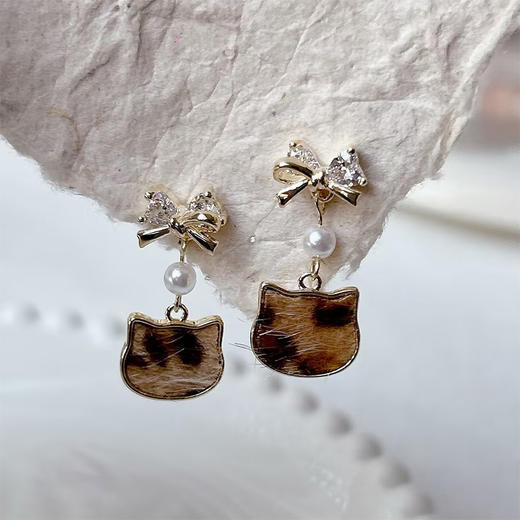 复古豹纹猫头蝴蝶结银针耳环-纪念日百货门店同款168197644 商品图0