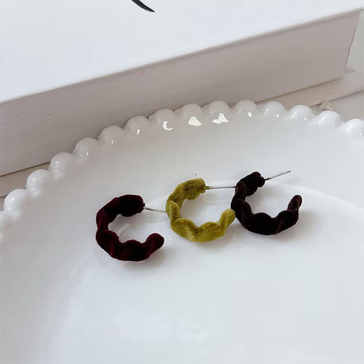 秋冬温暖感植绒银针耳环-纪念日百货门店同款168198102 商品图0