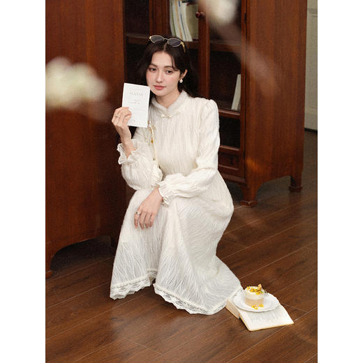 鹿向南「时光信笺」杏色长袖新中式连衣裙秋冬复古国风显瘦长裙女 商品图4