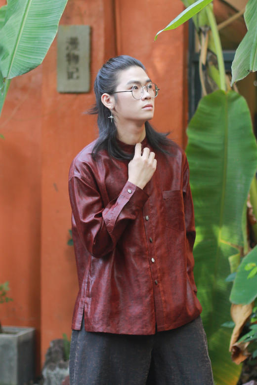 漫物记平板红云纱单口袋长袖衬衫W297 商品图0