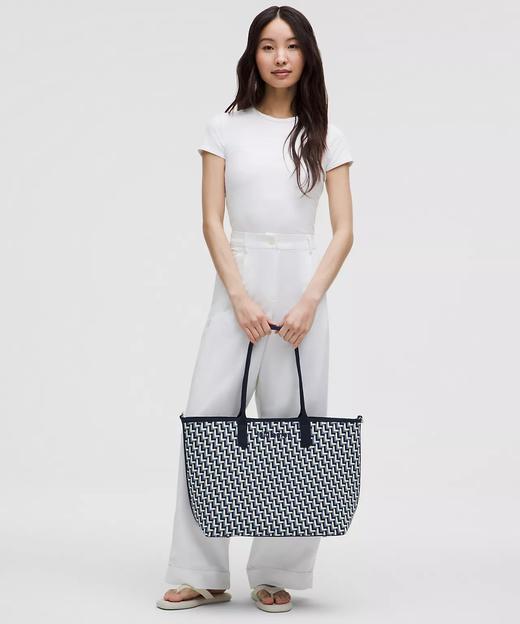 狗牙平替谁懂！lululemon经典老花托特包18L 原价1700+年末好折￥1050直邮到手 商品图8