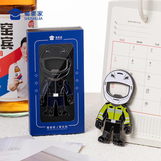 【特J&骑行服开瓶器冰箱贴（付款后3天左右发）】创意便携啤酒开口器 家用开盖起瓶器个性创意日用磁吸贴 商品图6