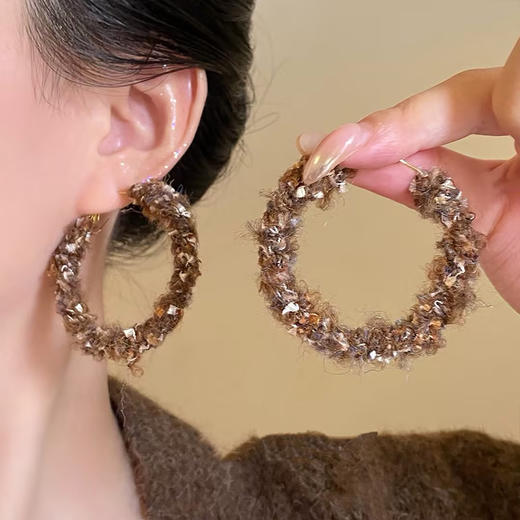 毛绒绒耳圈秋冬耳饰-纪念日百货门店同款168445011 商品图1