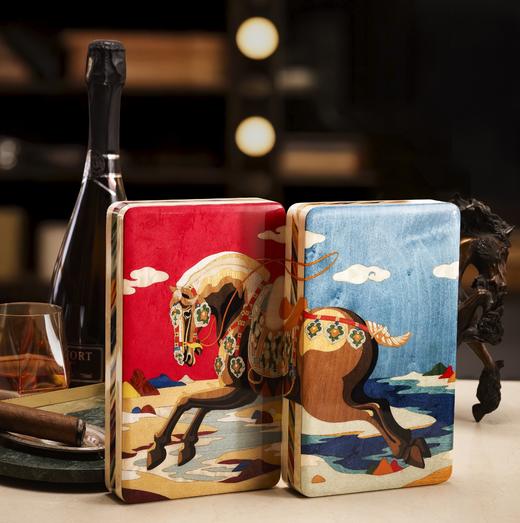 镶嵌“千里马”主题雪茄便携保湿盒 商品图8