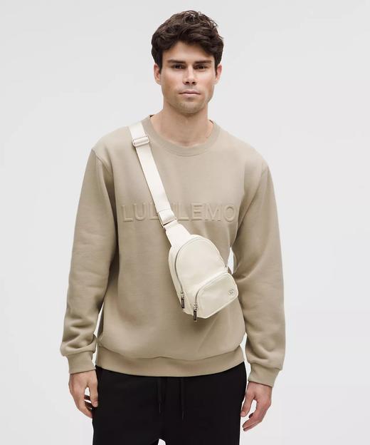 新年好折！lululemon  Everywhere 小号斜挎包 2L 商品图3