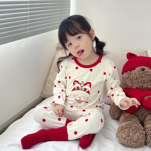 【新年新气象丨吾家红色儿童纯棉内衣套装】整体面料柔软舒适，亲肤透气不闷汗，保暖性也超好，整套红红火火喜气洋洋，印花图案可爱，又趣味满满，男女童都有~ 商品图2