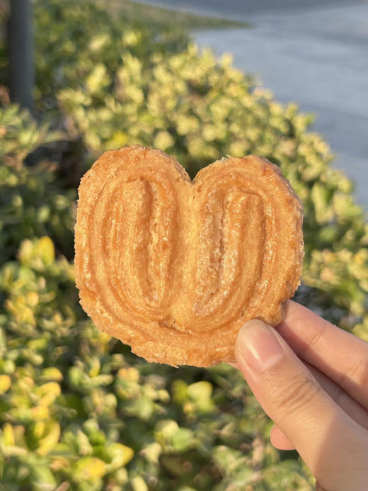 一只小叉叉·黄油蝴蝶酥360g/箱 ✔️一口酥脆，奶香四溢 ✔️配料表干净，不含香精防腐剂 ✔️独立包装 商品图8