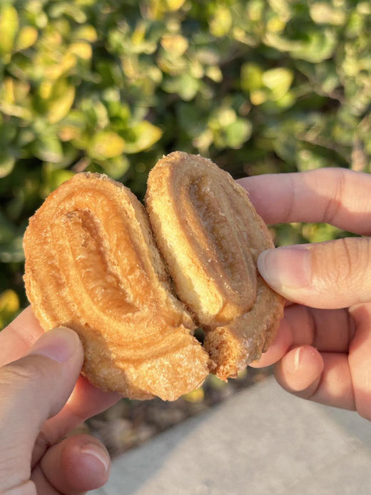 一只小叉叉·黄油蝴蝶酥360g/箱 ✔️一口酥脆，奶香四溢 ✔️配料表干净，不含香精防腐剂 ✔️独立包装 商品图6