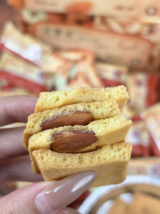 檬冻新品！宝藏零食【檬冻坚果芙】37.9💰元到手两大箱❗优选时长，好吃不怕胖~ 🔺每片都有大颗果仁！一箱40多片！ 🔺独立包装，刚打开就能闻得到的香气！  商品图3