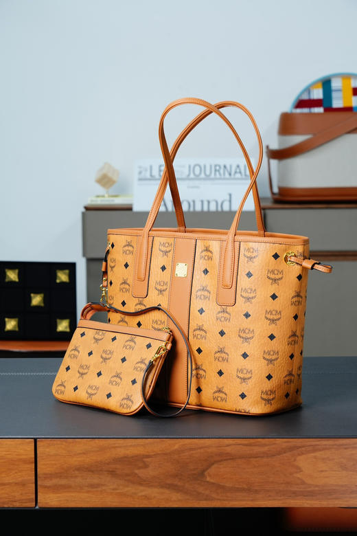 秋冬特惠💰830 原单MCM 原厂皮 干邑色𝙎𝙢𝙖𝙡𝙡 双面购物袋子母包MWPDALR04CO001 干邑色 商品图5