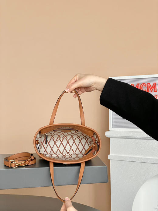 秋冬特惠💰760 原单MCM 原厂皮 新版干邑色菜篮子MWPAATN04CO001 经典干邑色 商品图3