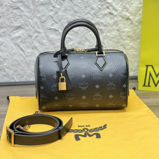 秋冬特惠💰800 原单MCM 原厂皮 新款黑色Mini迷你波士顿包H083 黑色老花满印 这款小号Ella波士顿包 商品图1