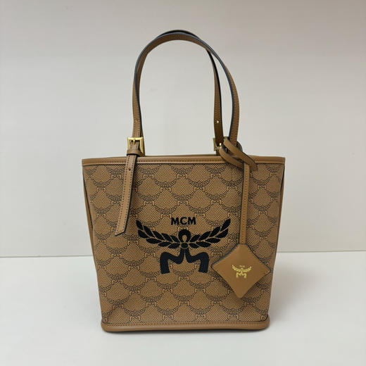 秋冬特惠💰760 原单MCM 原厂皮 新料新款购物袋 这款迷你购物袋上饰有高贵的月桂叶 商品图1