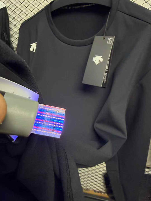 原单正品迪桑特综训男士加绒针织衫|专注训练，无拘伸展
尺码：M L XL XXL XXXL
原价790 商品图14