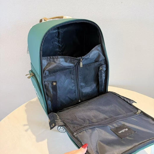 出韩国原单MB 高尔夫拉杆箱，真皮材质。颜值与实用并存！耐用材质，轻巧便携，出行好伙伴。
两个色。 商品图7