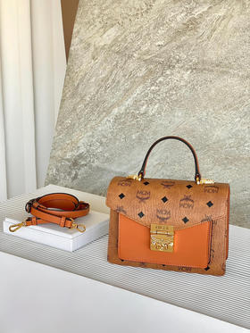 秋冬特惠💰800 原单MCM 原厂皮 手提斜挎风琴包MWPBAW005CO001 新升级定制级五金 经典干邑色 这款经典挎包