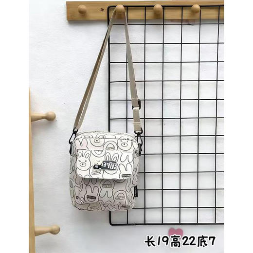 轻便百搭满印斜挎手机包-纪念日百货门店同款168494577 商品图1