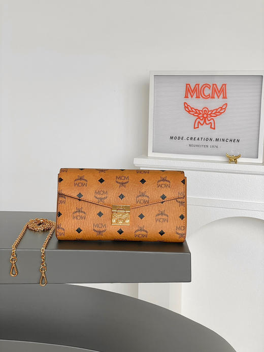 秋冬特惠💰760 原单MCM 原厂皮 新版中号信封包MMRAAME03CO001 纯链条款 老花满印 商品图6