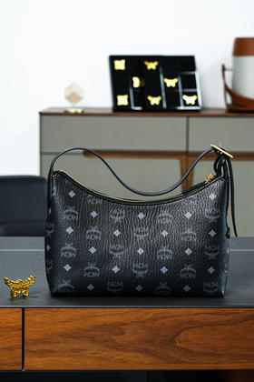 秋冬特惠💰780 原单MCM 原厂皮 黑色𝙎𝙢𝙖𝙡𝙡腋下肩背包MWHESTA01CO001 黑色