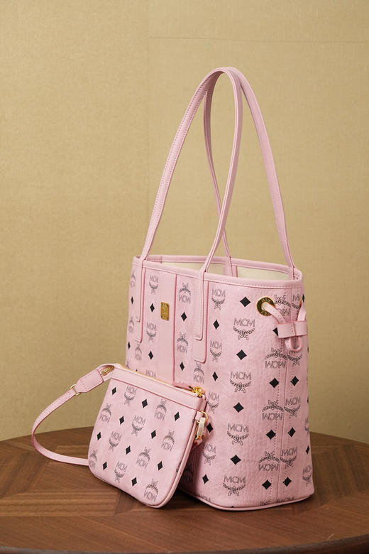 秋冬特惠💰850 原厂MCM 原厂皮 桃花粉小号 双面购物袋子母包MWPFSLR07PZ 升级新桃花粉色 这款小号购物袋 商品图1