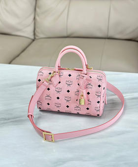 秋冬特惠💰800 原单MCM 原厂皮 新款桃花粉Mini迷你波士顿包H083 桃花粉老花满印 这款小号Ella波士顿包