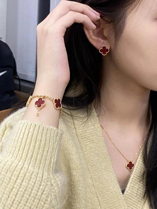 返场【充值6800档赠品】梵克雅宝3件套 耳钉+项链+手链，黑/红/白/绿可选（XK） 商品图4