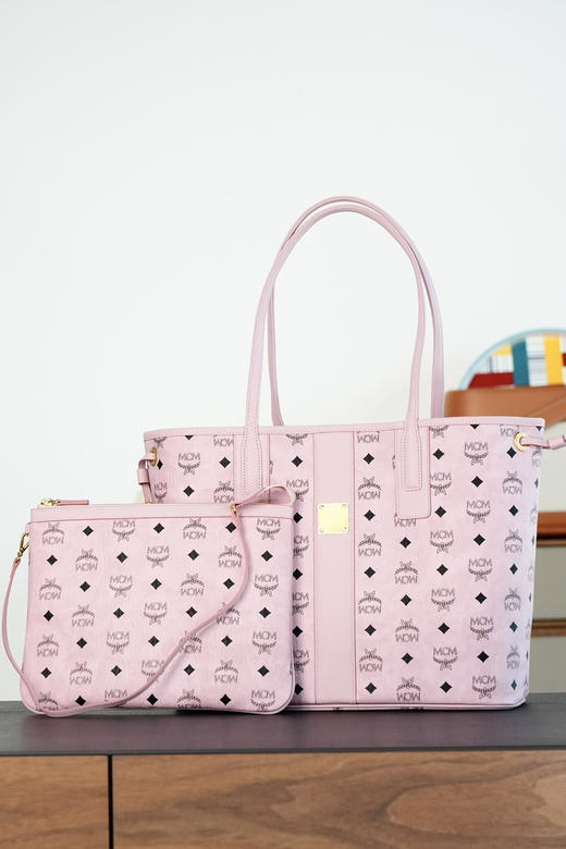 秋冬特惠💰900 原单MCM 原厂皮 轻雾粉中号 双面购物袋子母包MWPFSLR03PZ 轻雾粉 商品图2