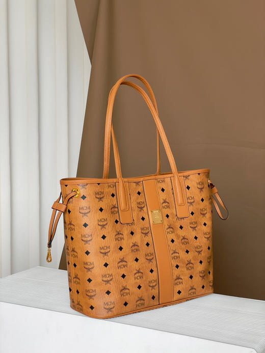 秋冬特惠💰900 原单MCM 原厂皮 中号双面购物袋子母包MWPCSVI01CO001 经典干邑色 两种经典外观 商品图8