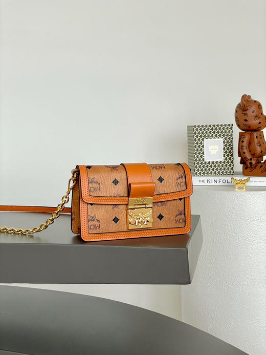 秋冬特惠💰780 原单MCM 原厂皮 原厂新五金 链条斜挎包MWPBAWO05CO001 经典干邑色 商品图6