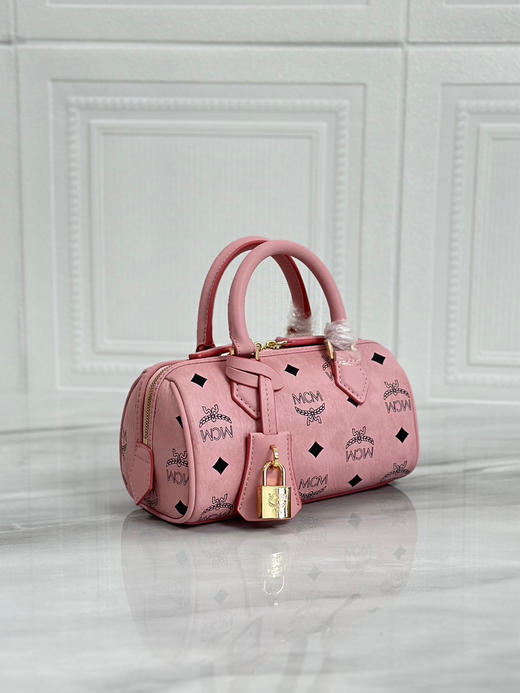 秋冬特惠💰780 原单MCM 原厂皮 新款桃花粉Mini 波士顿挂锁包 老花满印 商品图1