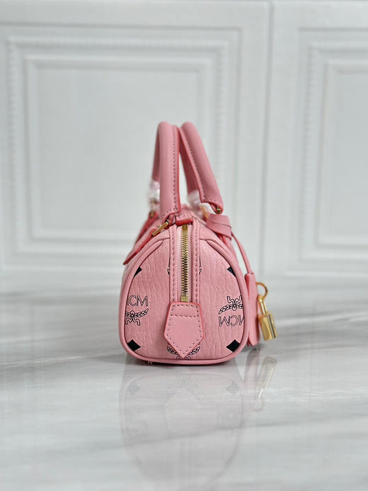 秋冬特惠💰780 原单MCM 原厂皮 新款桃花粉Mini 波士顿挂锁包 老花满印 商品图3