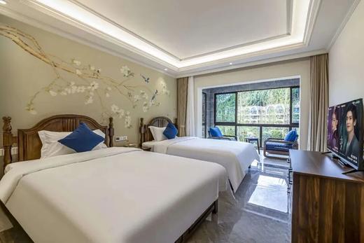 【瓦屋山十里云湖度假酒店】
冬遇茫茫雪原☃️赏冰雪盛景
🏞正对瓦屋山、俯瞰雅女湖 商品图2