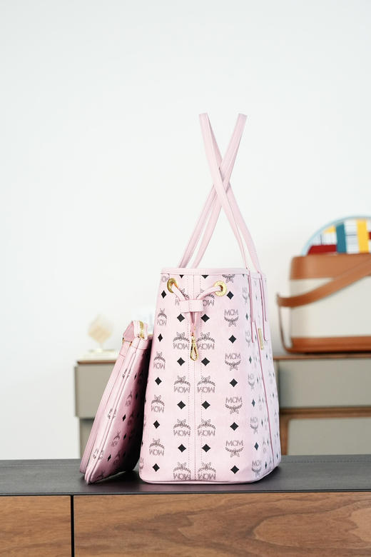 秋冬特惠💰900 原单MCM 原厂皮 轻雾粉中号 双面购物袋子母包MWPFSLR03PZ 轻雾粉 商品图1