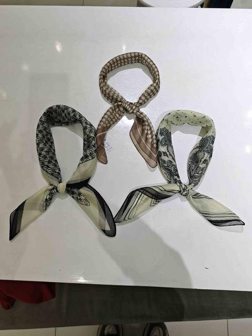 58B671印花方巾 商品图3