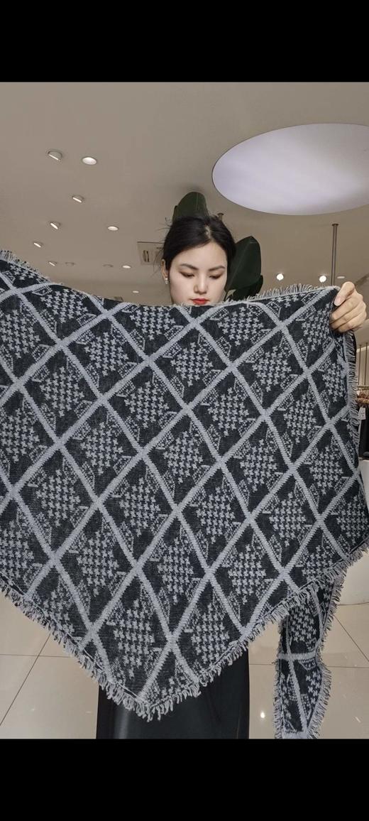 58HL11羊绒提花三角巾 商品图1