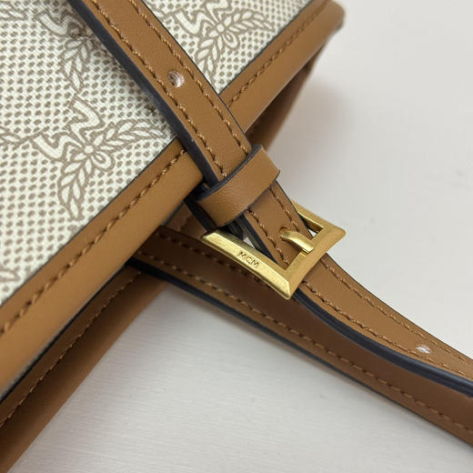 秋冬特惠💰760 原单MCM 原厂皮 新料新款购物袋 这款迷你购物袋上饰有高贵的月桂叶 商品图7