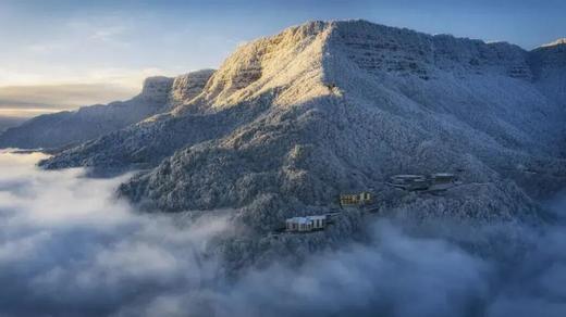 【瓦屋山十里云湖度假酒店】
冬遇茫茫雪原☃️赏冰雪盛景
🏞正对瓦屋山、俯瞰雅女湖 商品图0