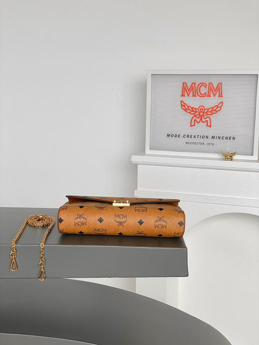 秋冬特惠💰760 原单MCM 原厂皮 新版中号信封包MMRAAME03CO001 纯链条款 老花满印 商品图7