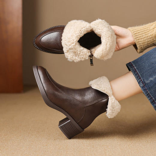 【预售5天】短靴子女保暖加绒新款冬季天雪地靴高粗跟黑棕色羊皮毛一体&699 商品图1