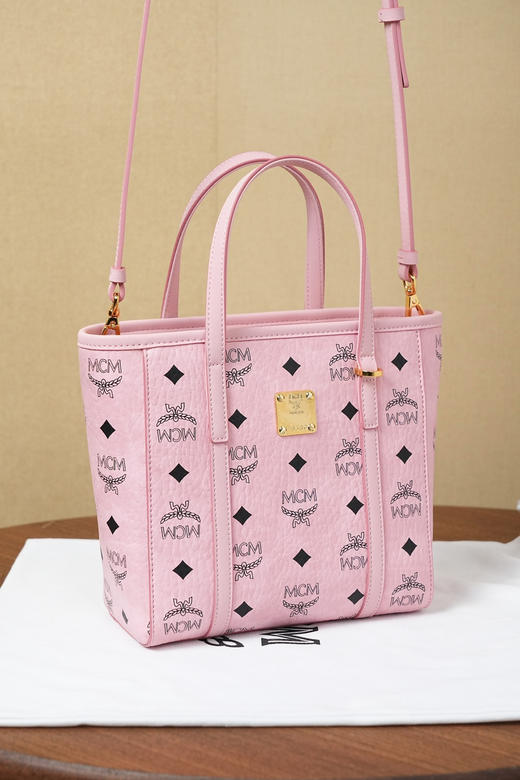 秋冬特惠💰760 原单MCM 原厂皮 桃花粉购物袋菜篮子MWPFSMT06PZ 桃花粉老花满印 商品图3
