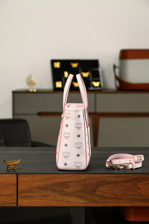 秋冬特惠💰760 原单MCM 原厂皮 经典菜篮子购物袋MWPAATN04QH001 轻雾粉色 商品图1