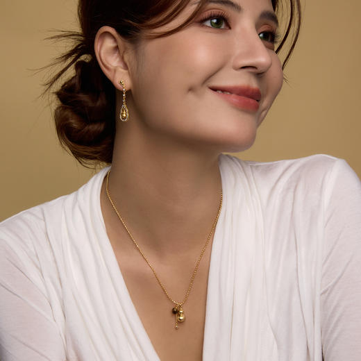 【送手链随机款】Manreya玛芮雅 “双福叠韵”项链、“福禄绵长”项链、“金福星环”耳饰 商品图0