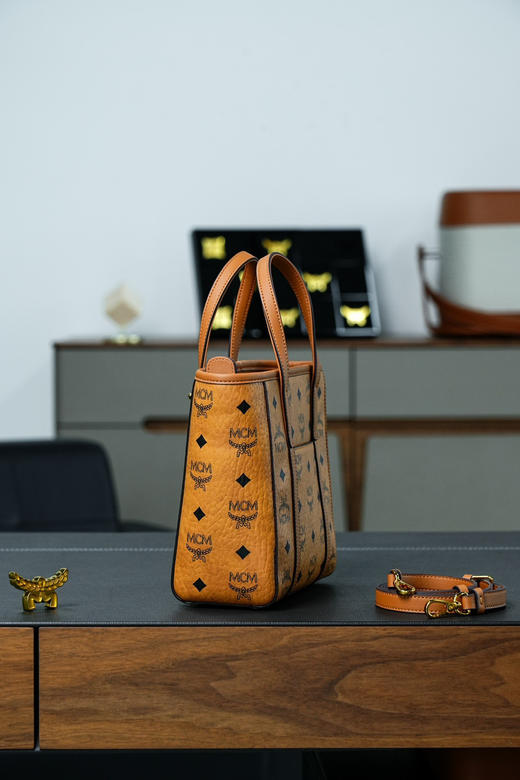 秋冬特惠💰760 原单MCM 原厂皮 经典菜篮子购物袋MWPAATN04CO001 干邑棕色 商品图1