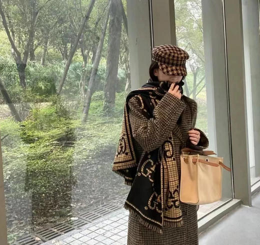 返场【充值1800档赠品】高定级质感大牌围巾-下单请“备注颜色，不备注随机发”（DSX） 商品图5