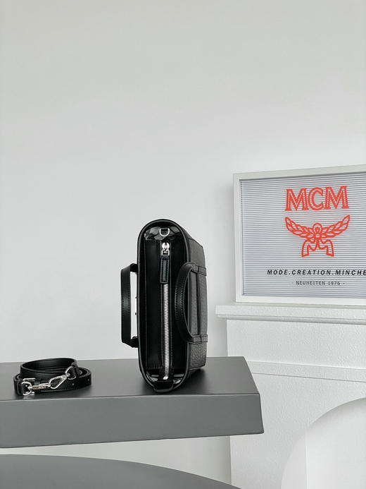 秋冬特惠💰760 原单MCM 原厂皮 新版黑色菜篮子MWPAATN04CO001 经典黑色 商品图3