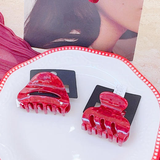 醋酸质感红抓夹-纪念日百货门店同款167997421 商品图1