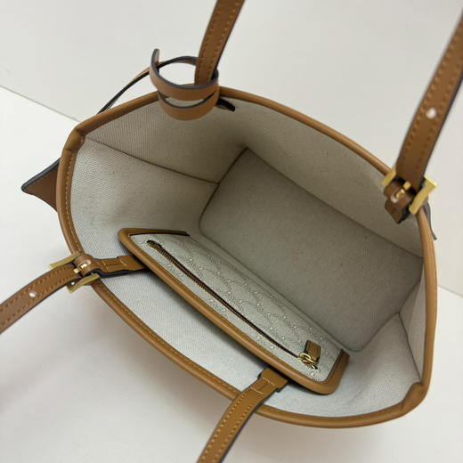 秋冬特惠💰760 原单MCM 原厂皮 新料新款购物袋 这款迷你购物袋上饰有高贵的月桂叶 商品图8